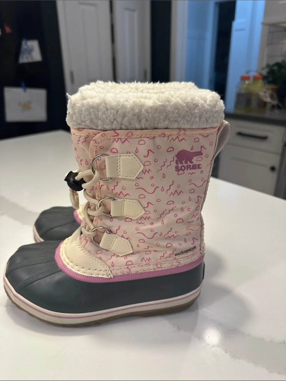 Sorel Kids Pink, Cream and Gray Winter Snow Boots. Little Girls Size 1 US.